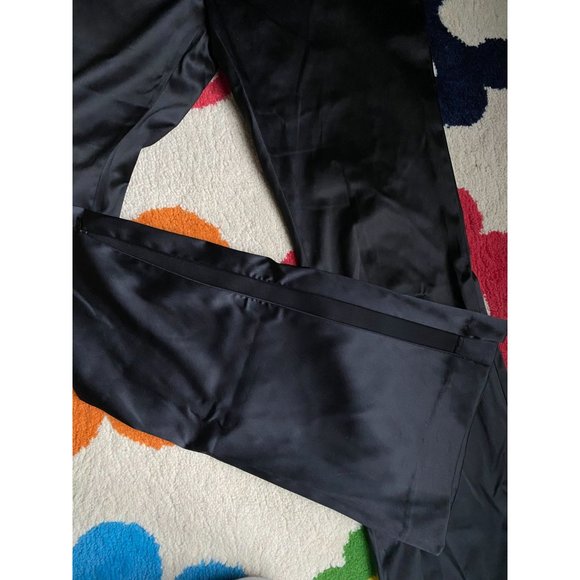 Arden B satinny black flat front flare bottom slacks that unzip halfway sz 4 - Picture 4 of 6